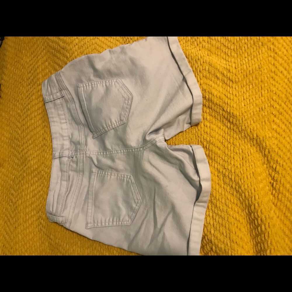 Shorts - Picture 2 of 3
